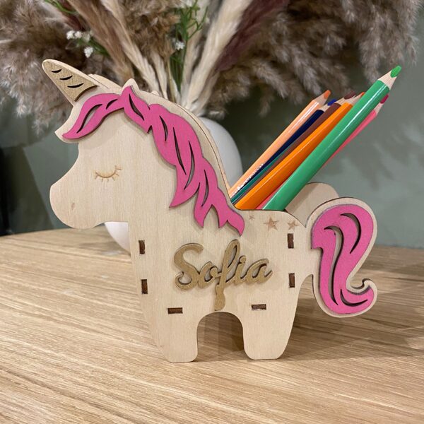 Nimeline pliiatsihoidja Ükssarvik